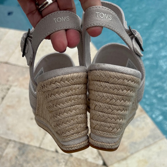 Toms Cream Wedge Sandals size 7 - Picture 7 of 7